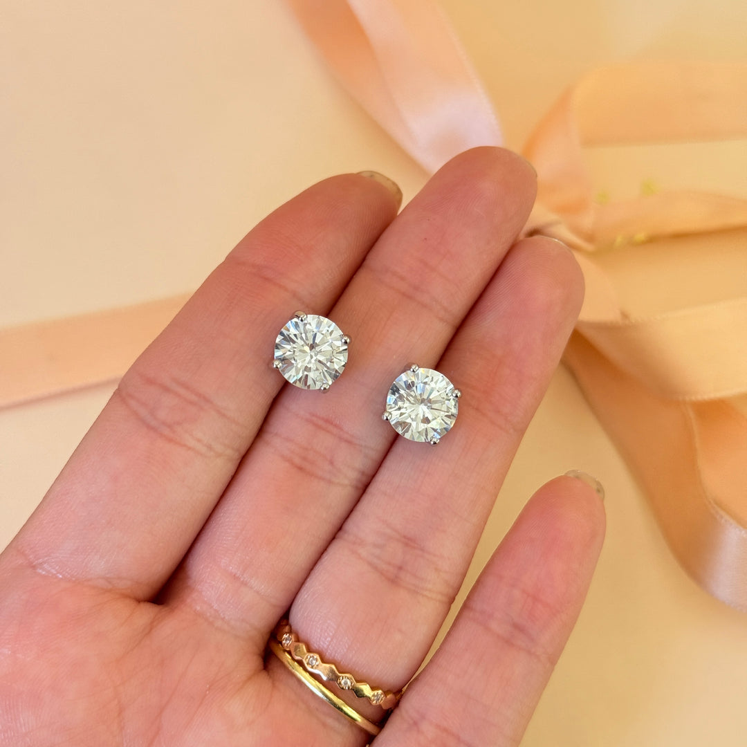 Large zircone solitaire silver studs