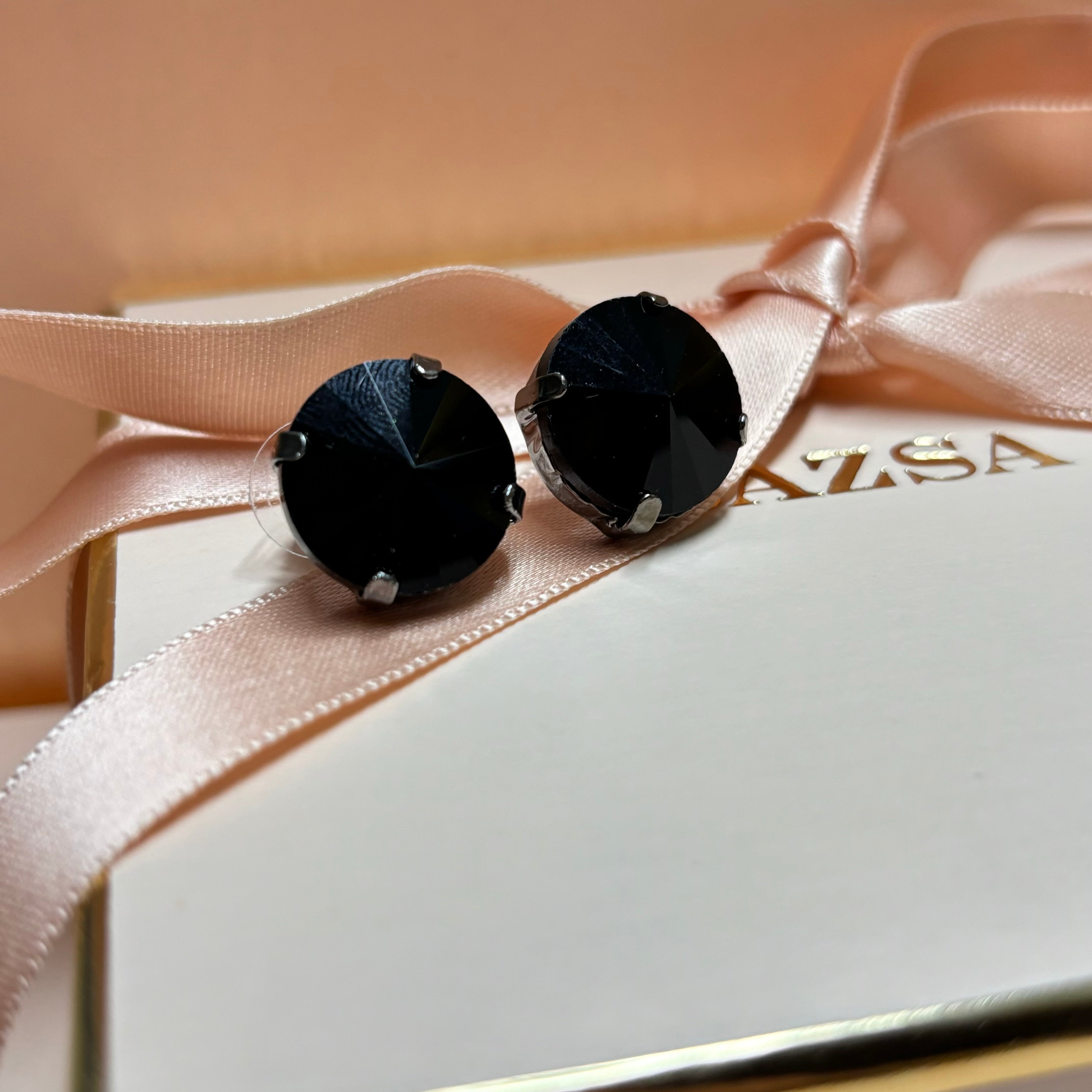 Basic black studs