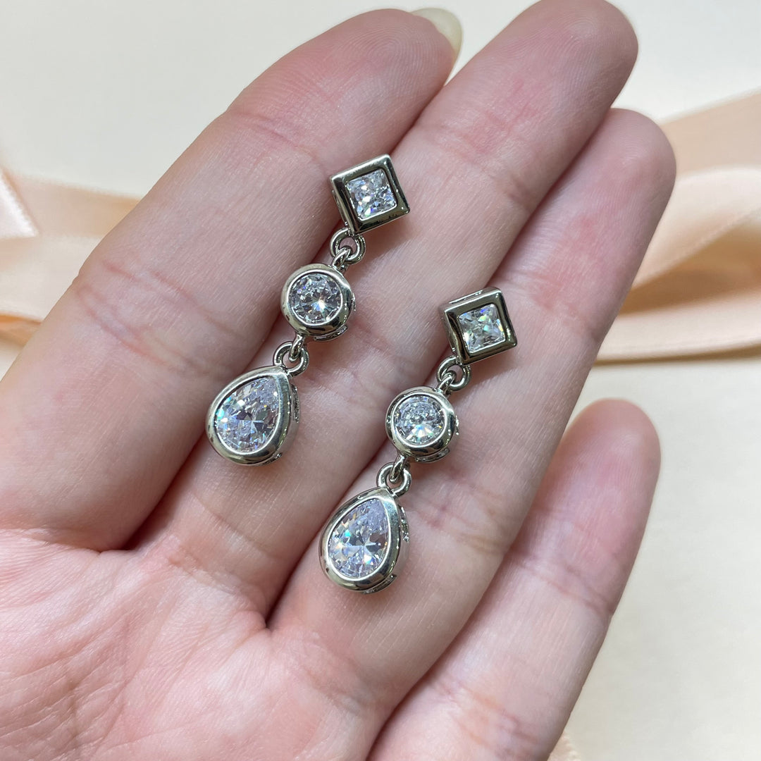 Elegant earrings