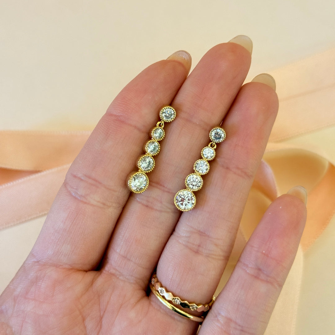 Rounds dainty zircone gold plated earrings