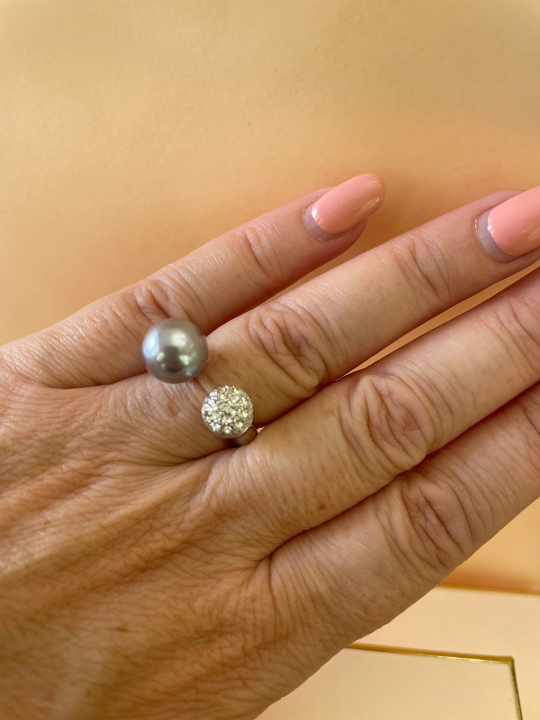 Grey pearls set