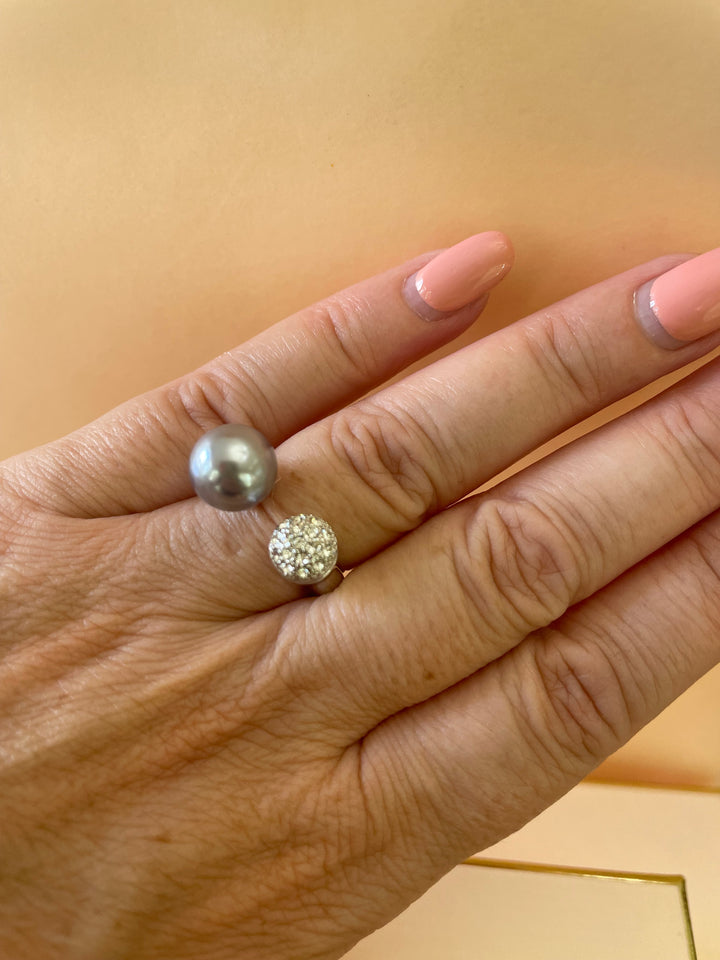 Grey pearls set