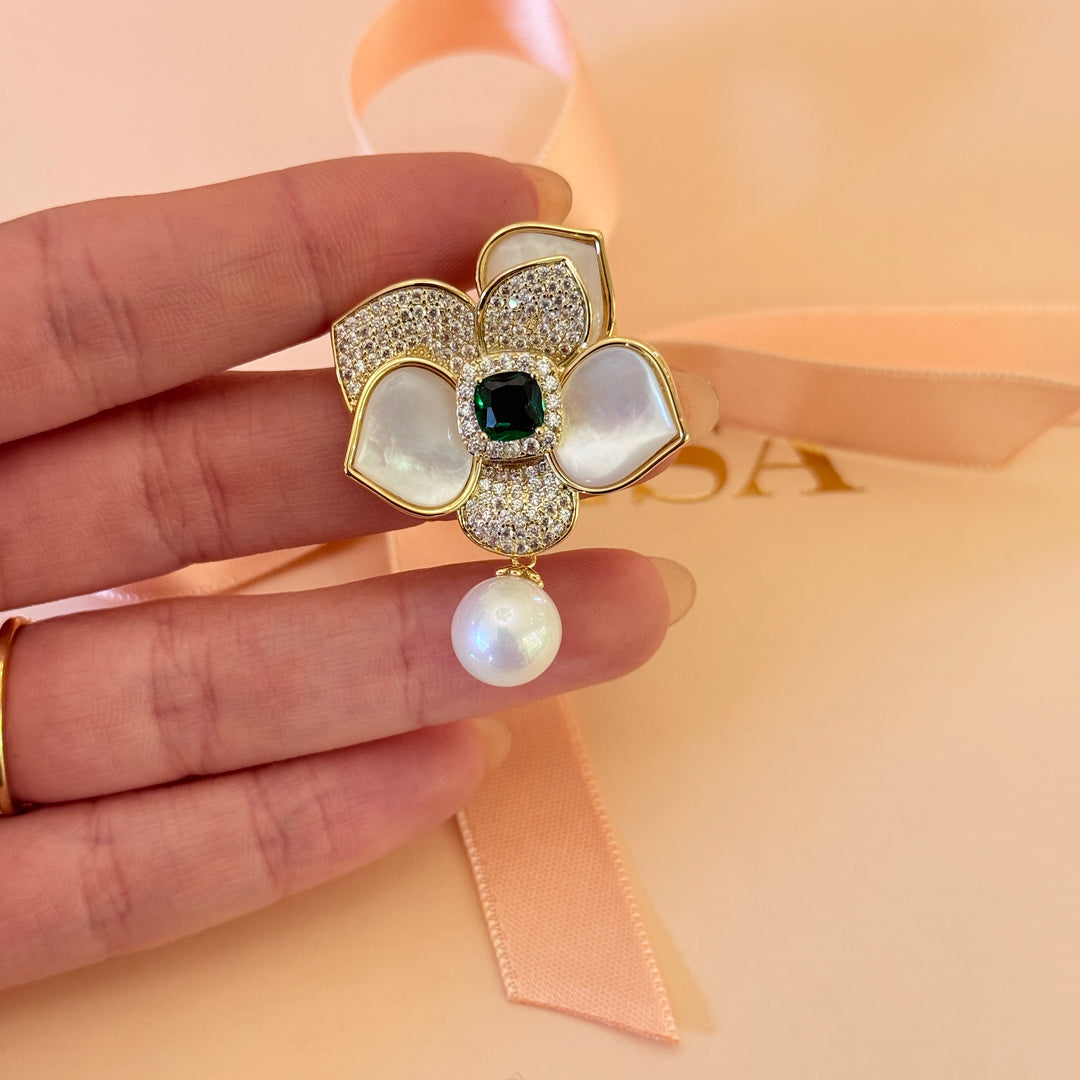 Green zircone and pearl flower gold plated brooch