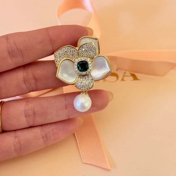 Green zircone and pearl flower gold plated brooch