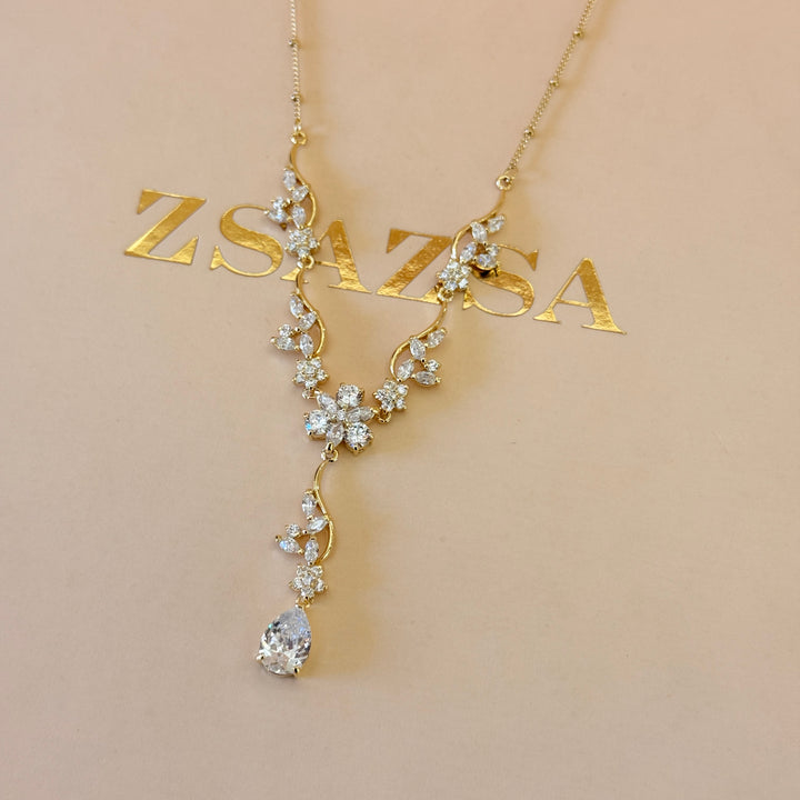 Teardrop and flower zircone gold plated set