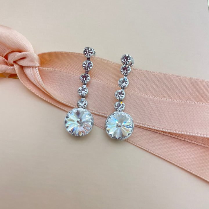 Round earrings