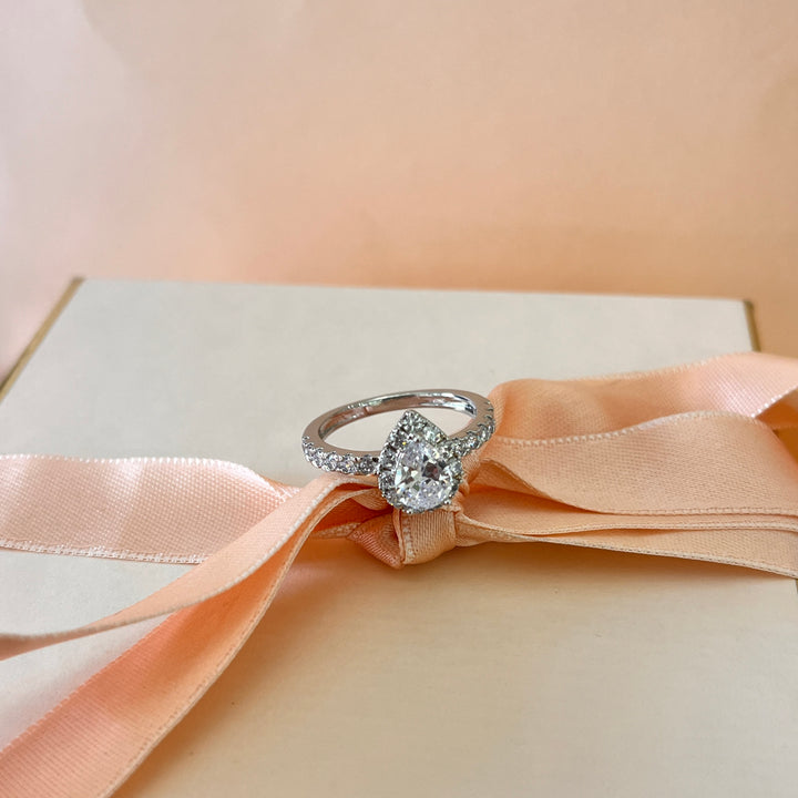Zircone teardrop white gold plated ring