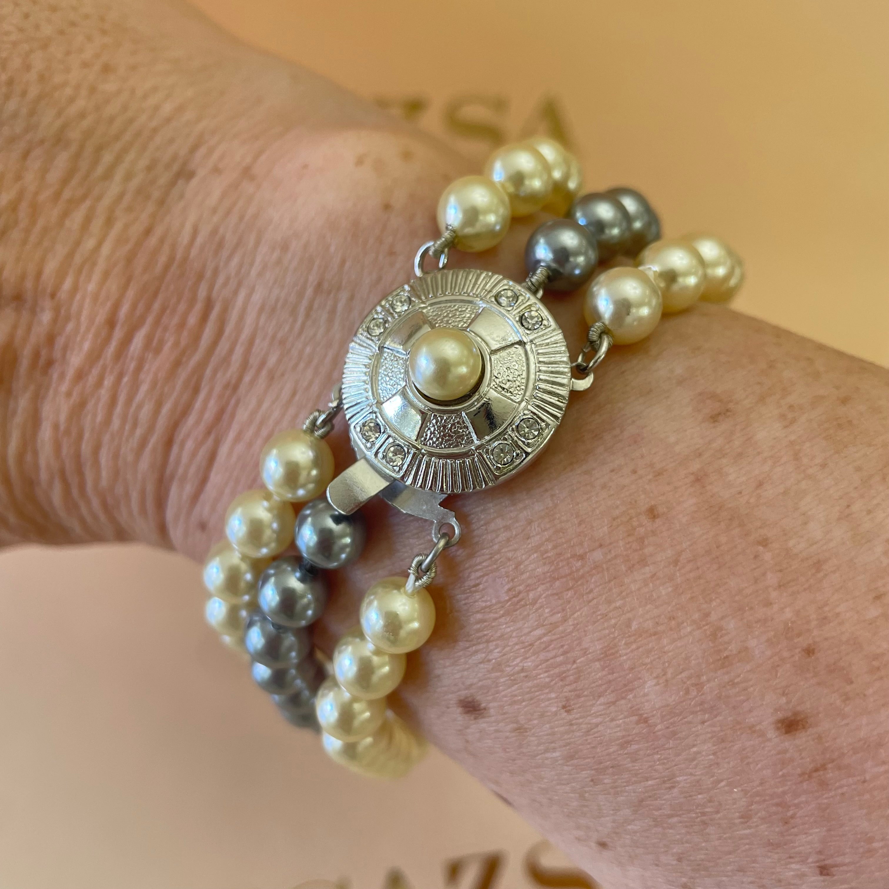 Grey & cream pearls bracelet