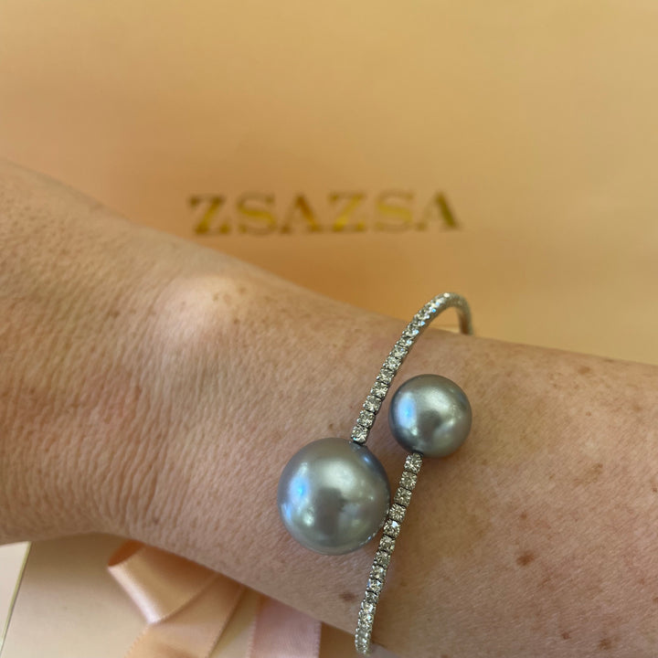 Grey pearls bangle