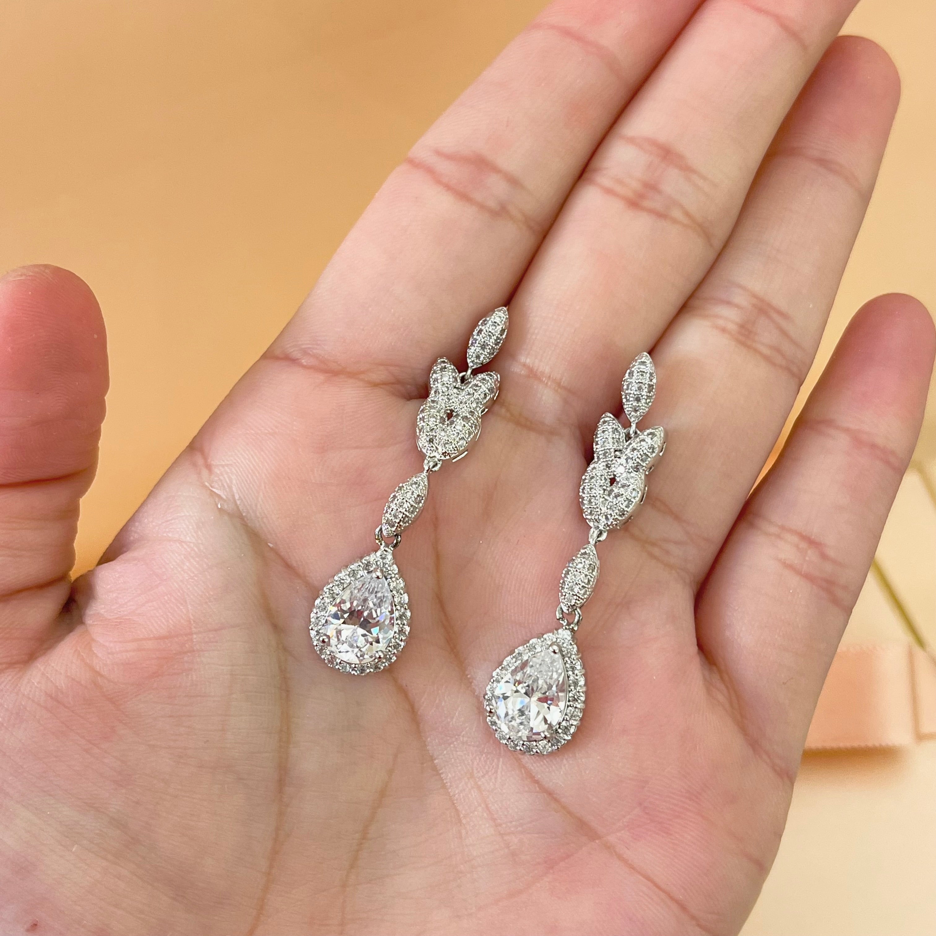 Silver zircone teardrop earrings