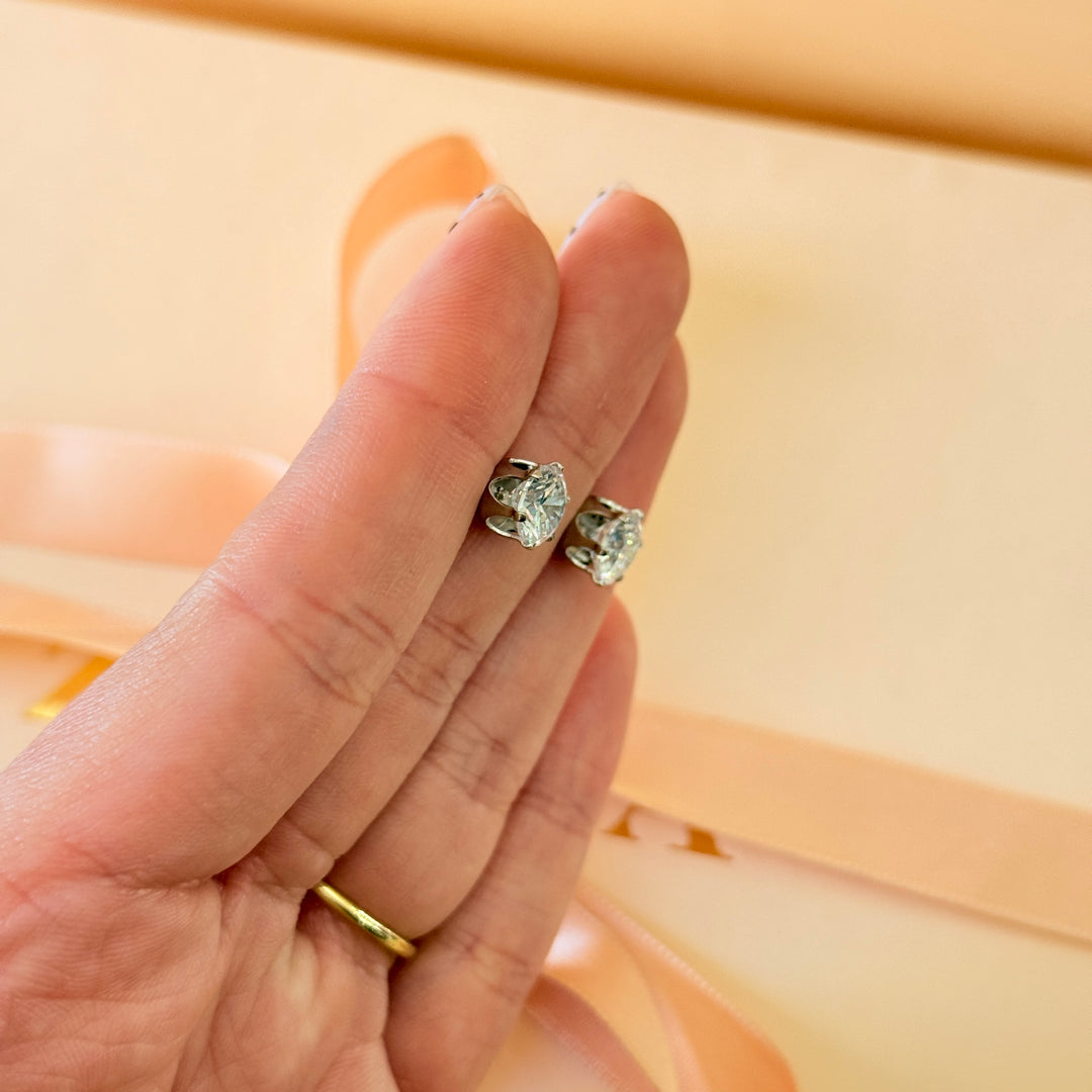 Medium solitaire zircone silver studs