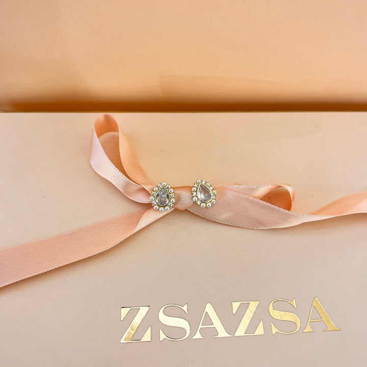 Teardrop zircone and white pearls gold plated earrings