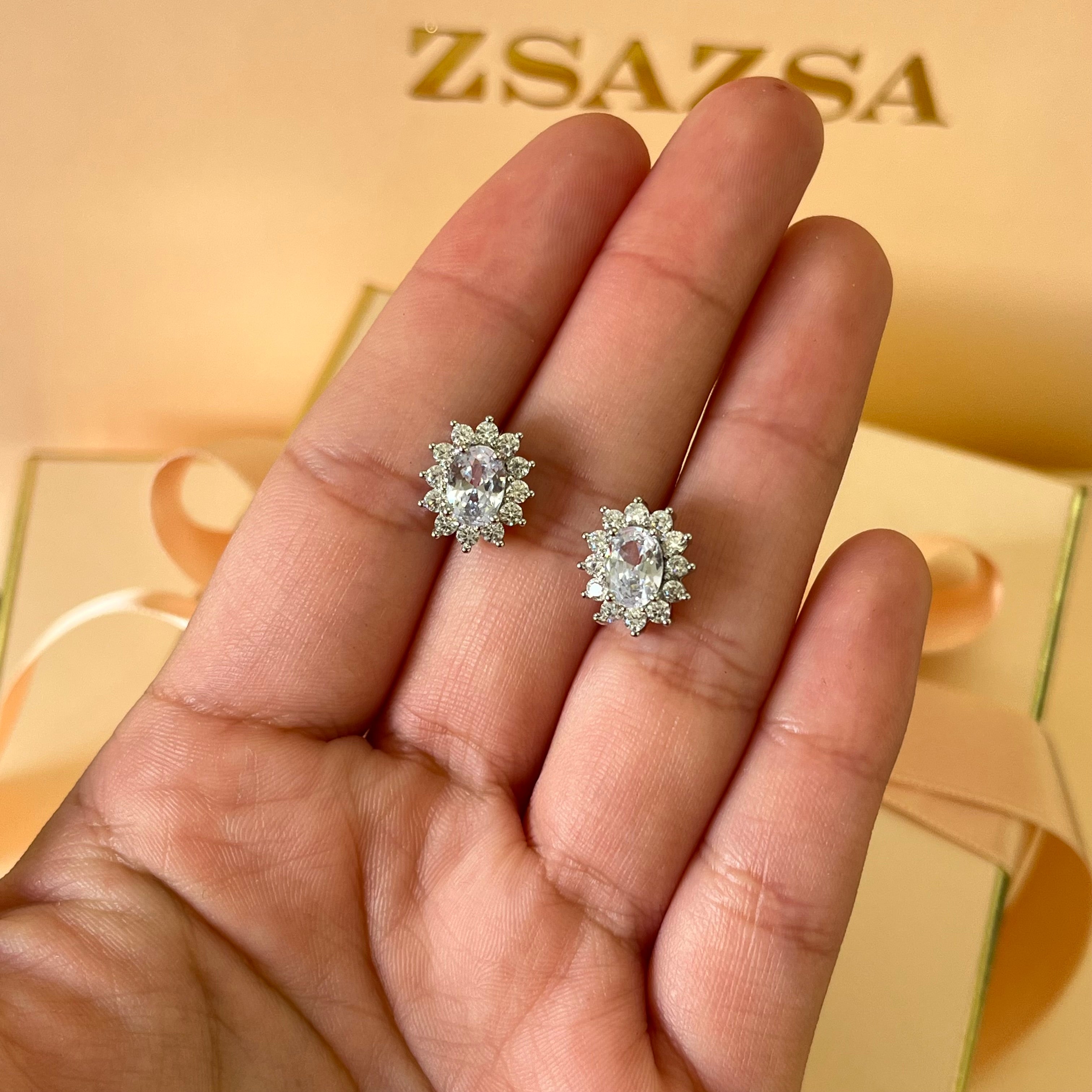 Flower zircone studs