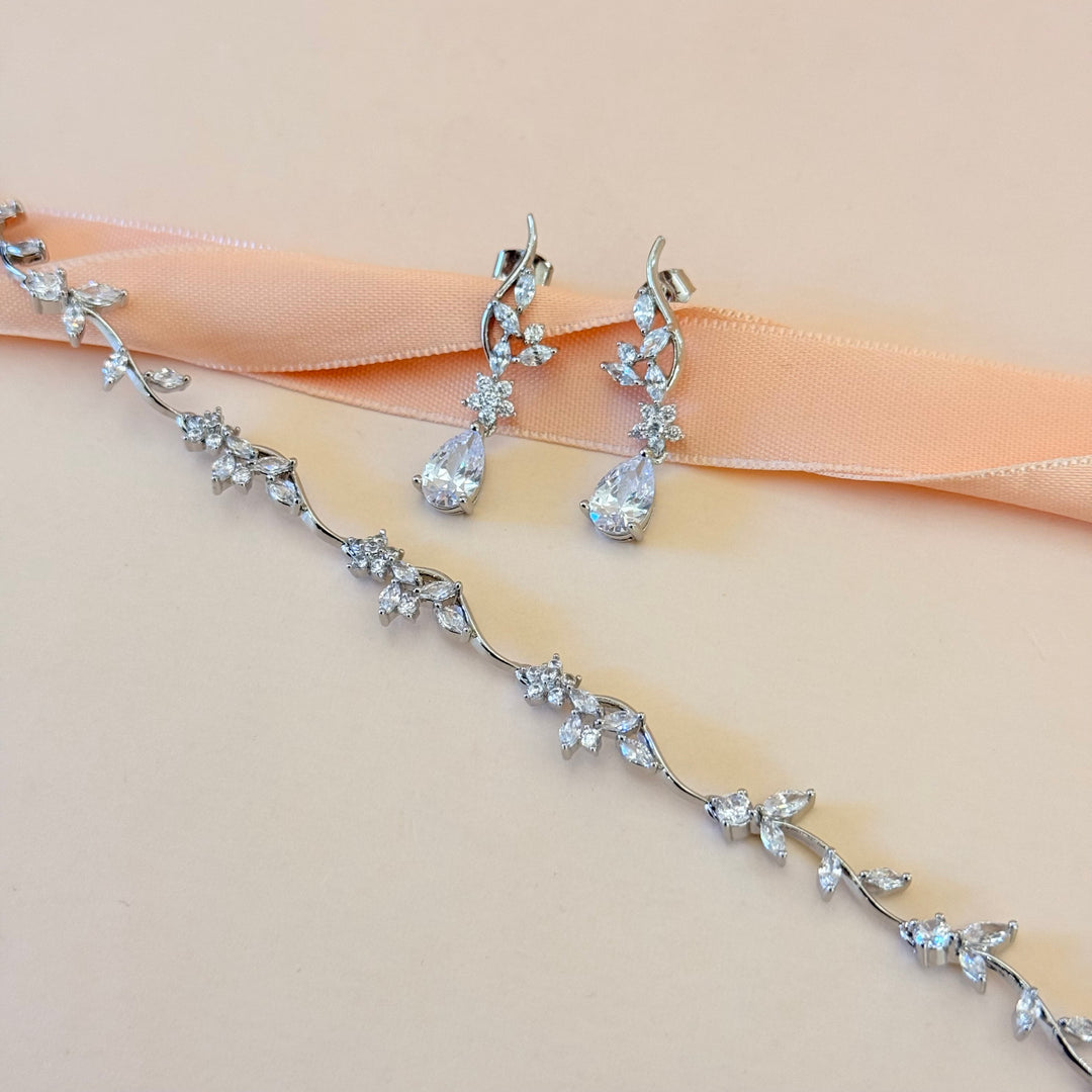 Flower and teardrop zircone silver earrings and bracelet