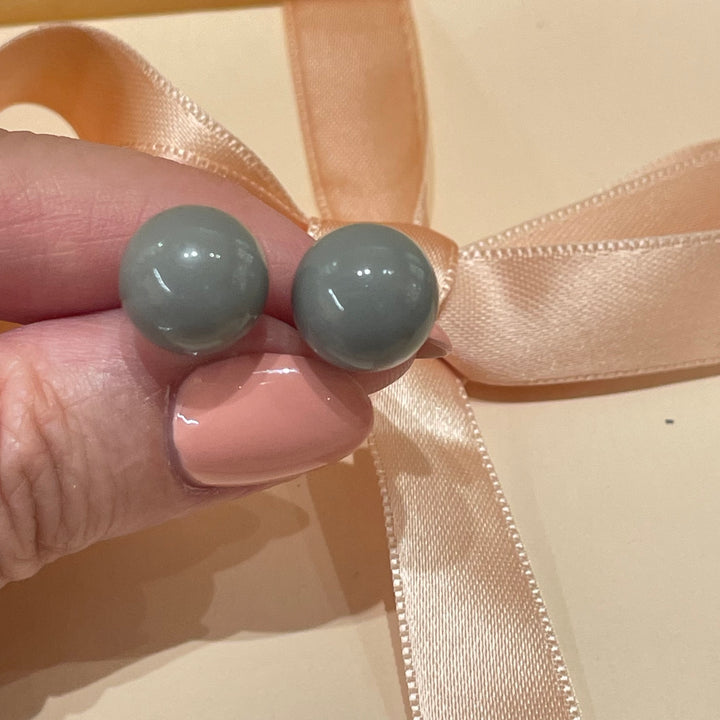 Grey studs