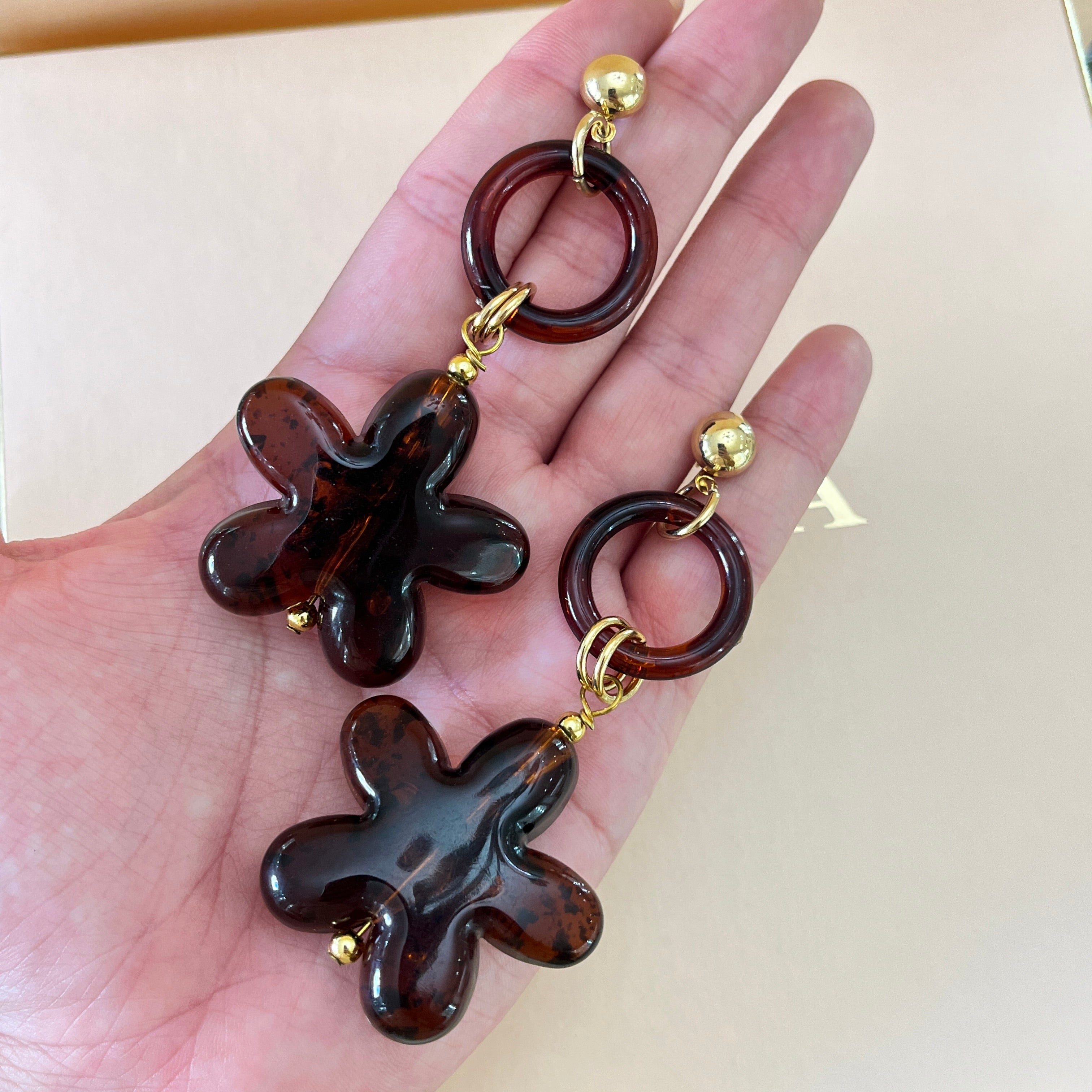 Star brown earrings