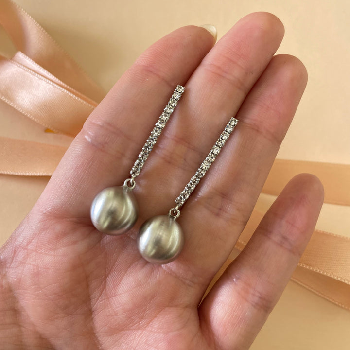 Ball earrings