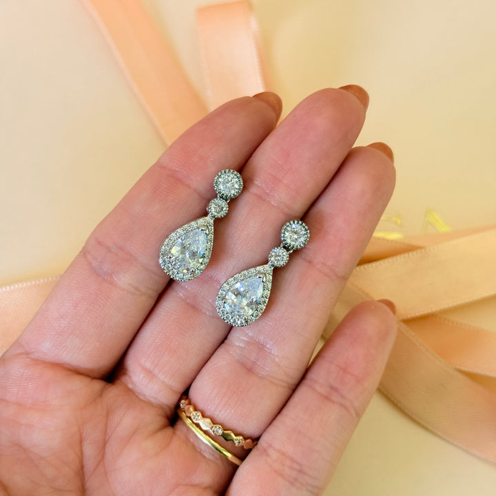 Round and teardrop zircone silver earrings