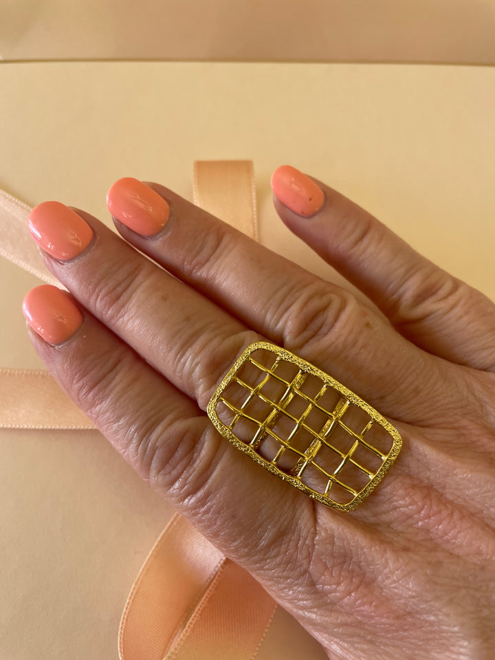 Rectangular grid gold handmade set
