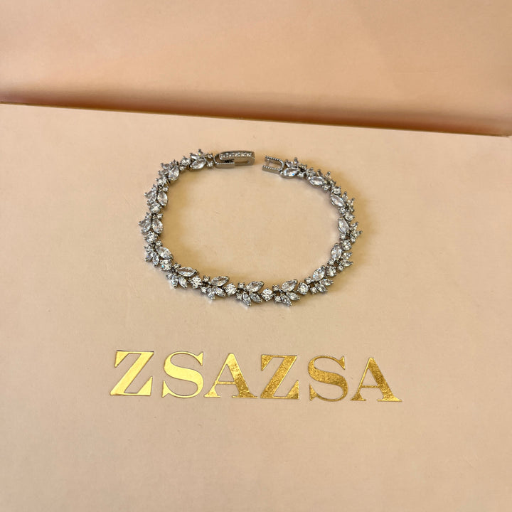 Marquise zircone and white pearls white gold plated set