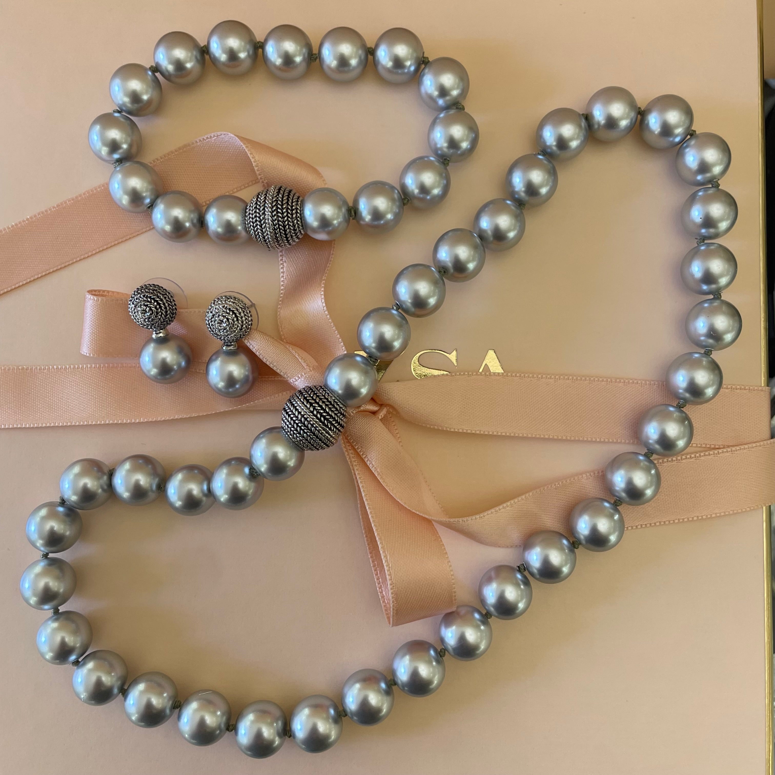 Complete grey pearls set