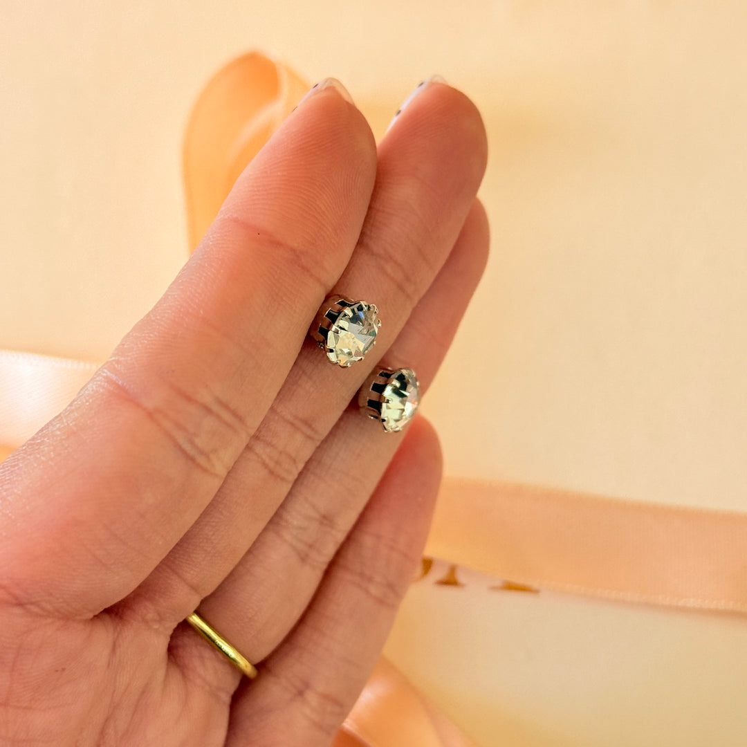 Medium solitaire zircone silver studs