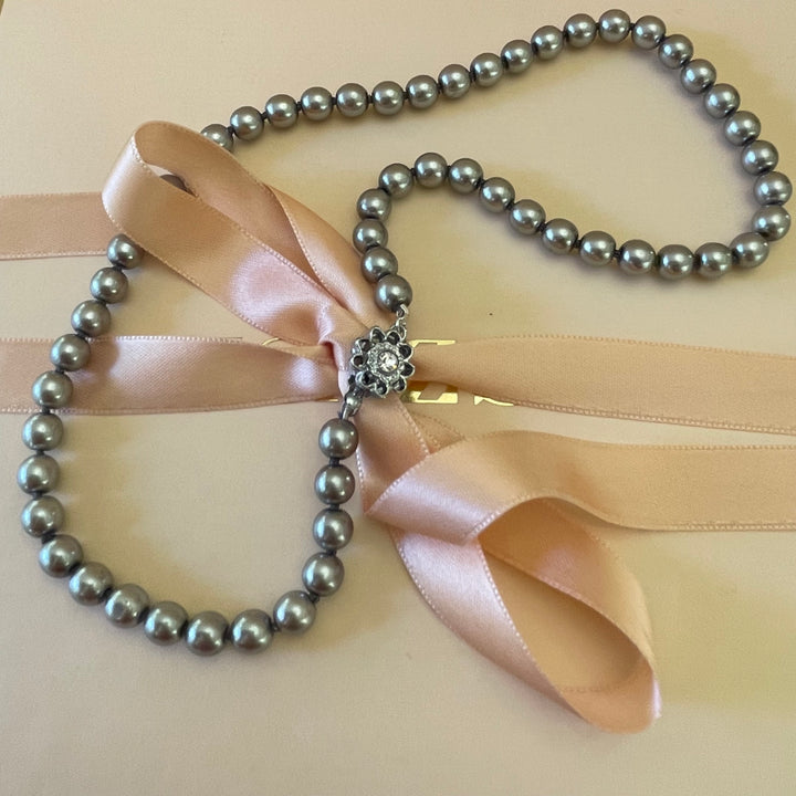 Dark grey mallorca necklace