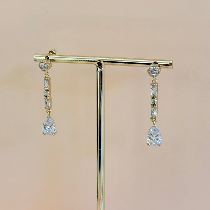 Baguette and teardrop zircone gold plated earrings