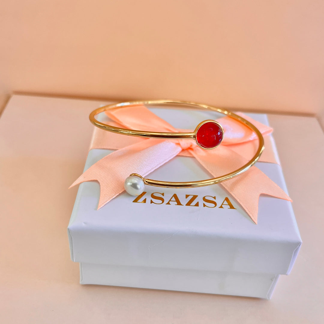 Red resin & pearl set