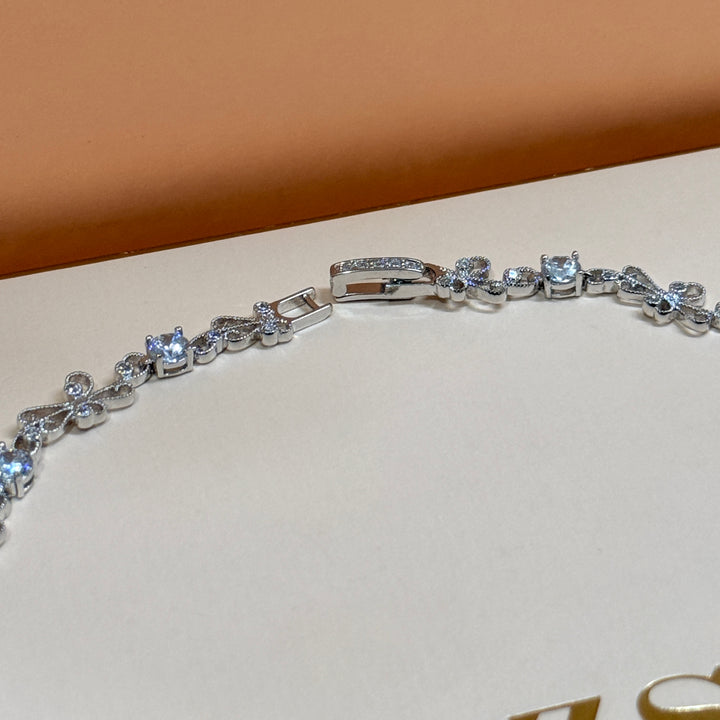 Classic zircone silver necklace