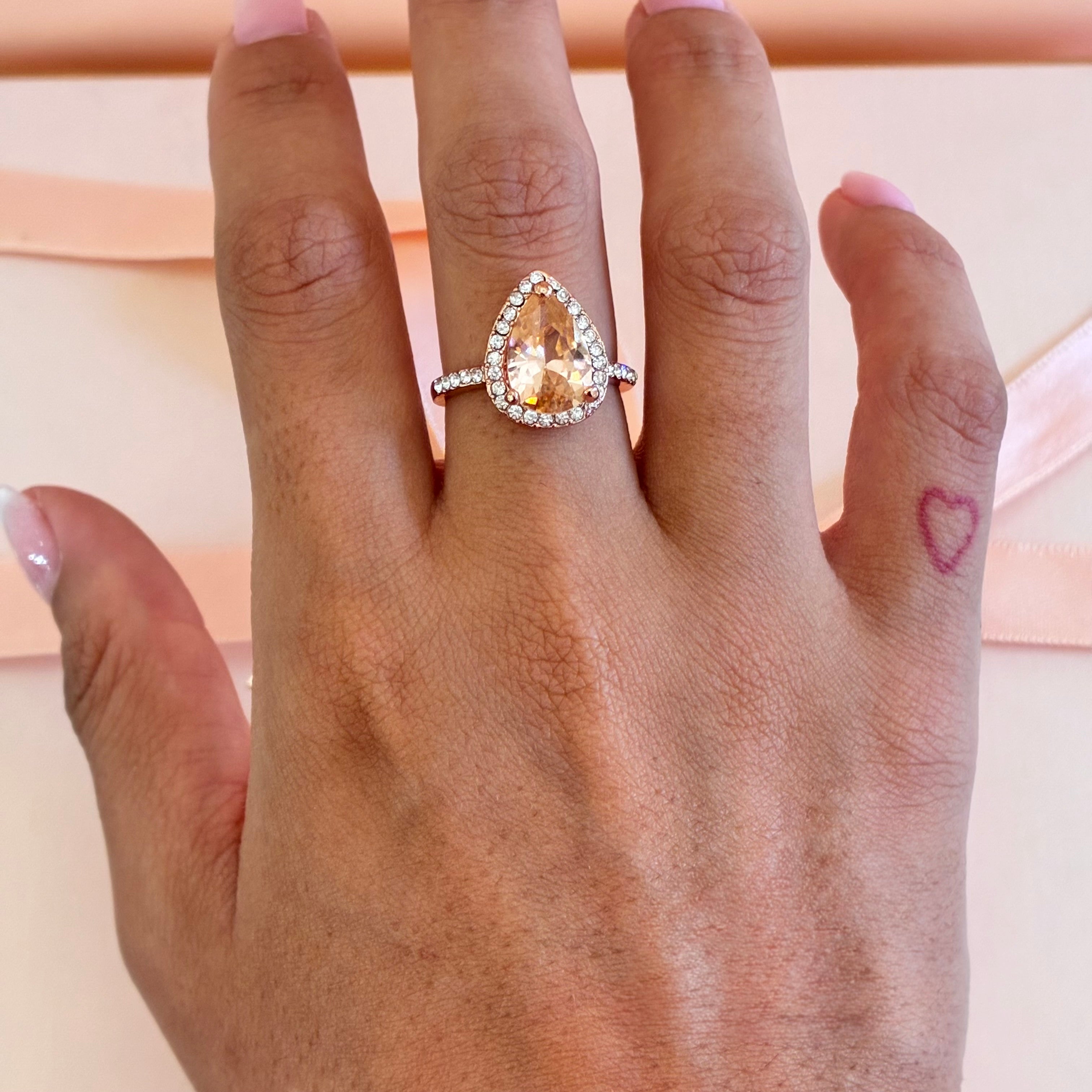 Teardrop peach zircone rose gold ring