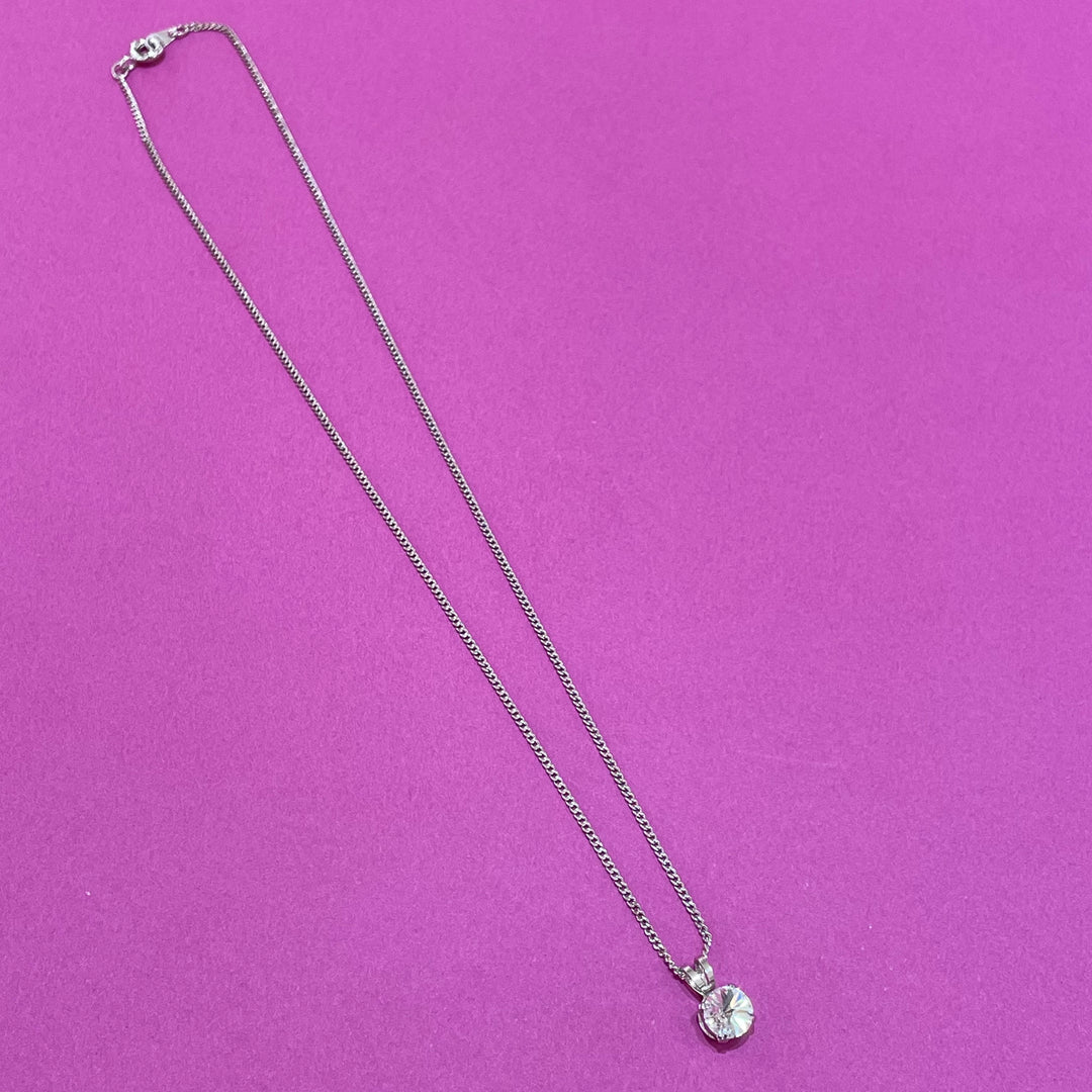 Solitaire pendant