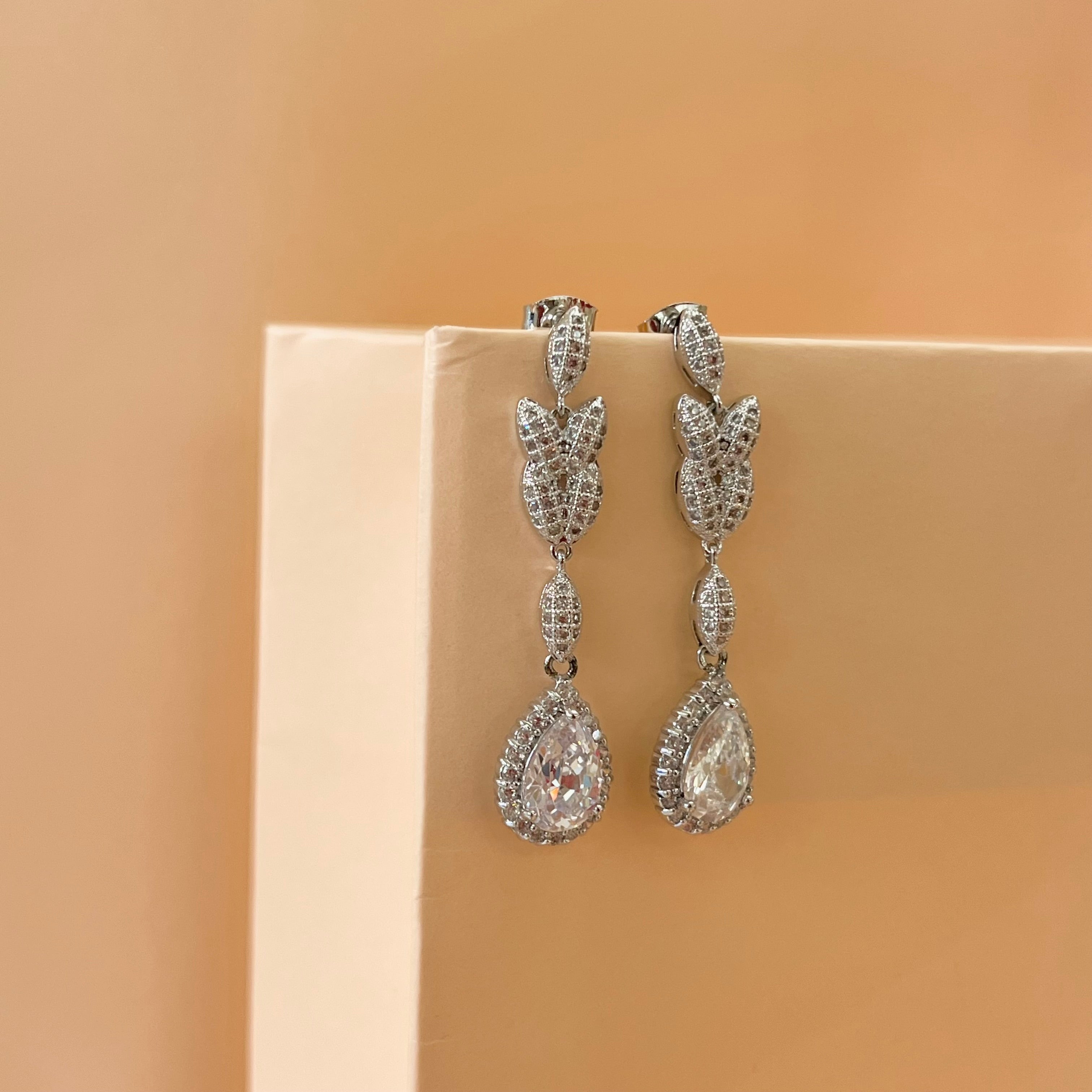 Silver zircone teardrop earrings