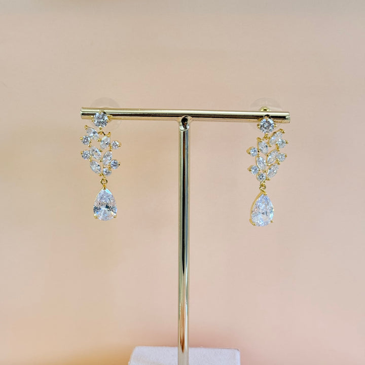 Marquise and teardrop zircone gold plated earrings