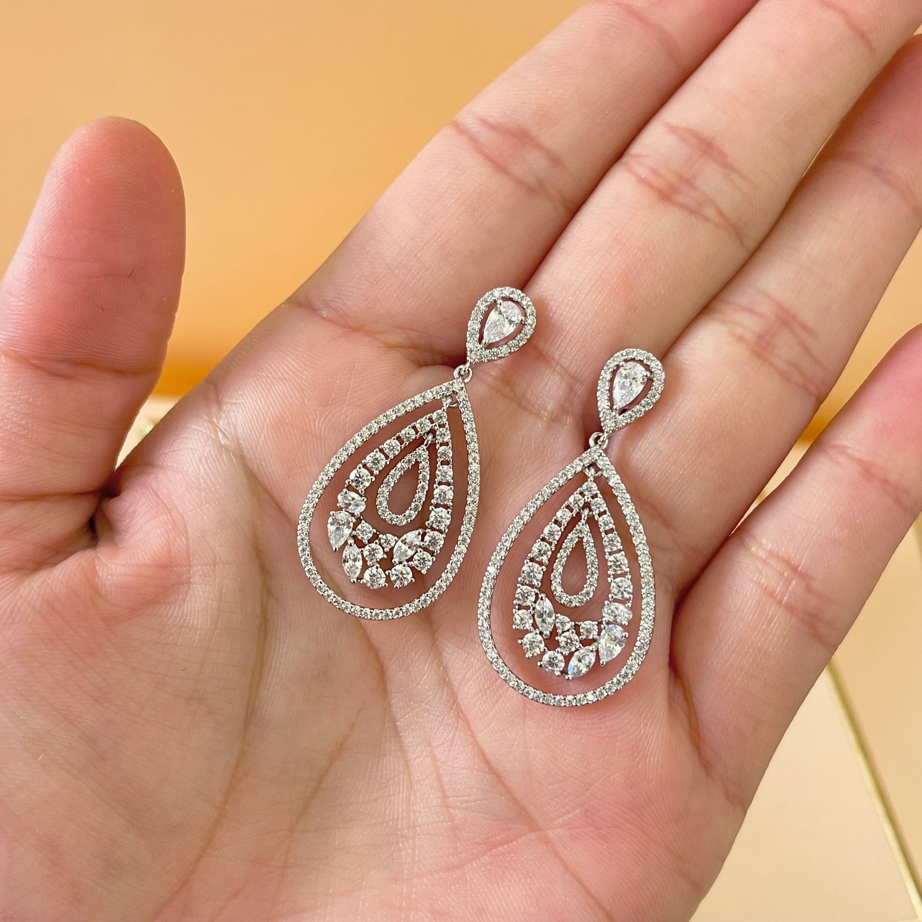 Silver zircone teardrop earrings