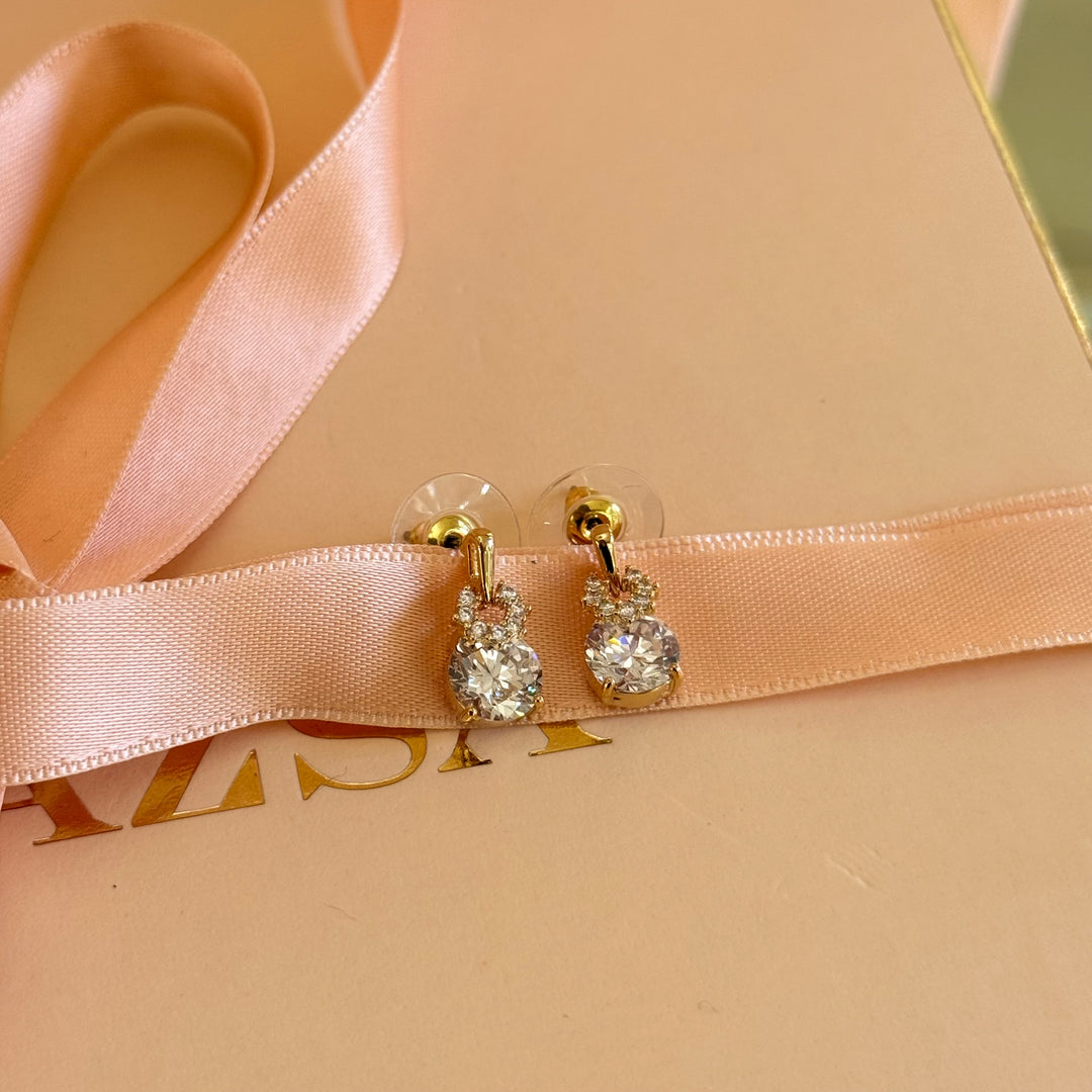 Dainty dangling zircone gold plated earrings