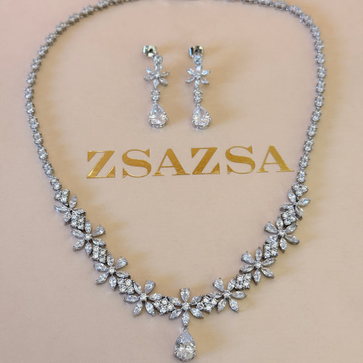 Flower and teardrop zircone silver set