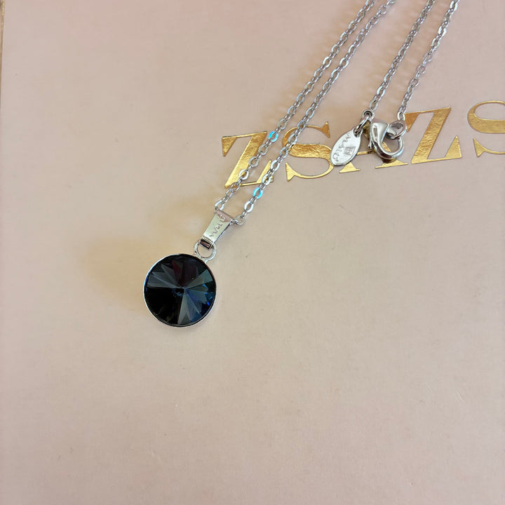 Black Swarovski crystals set