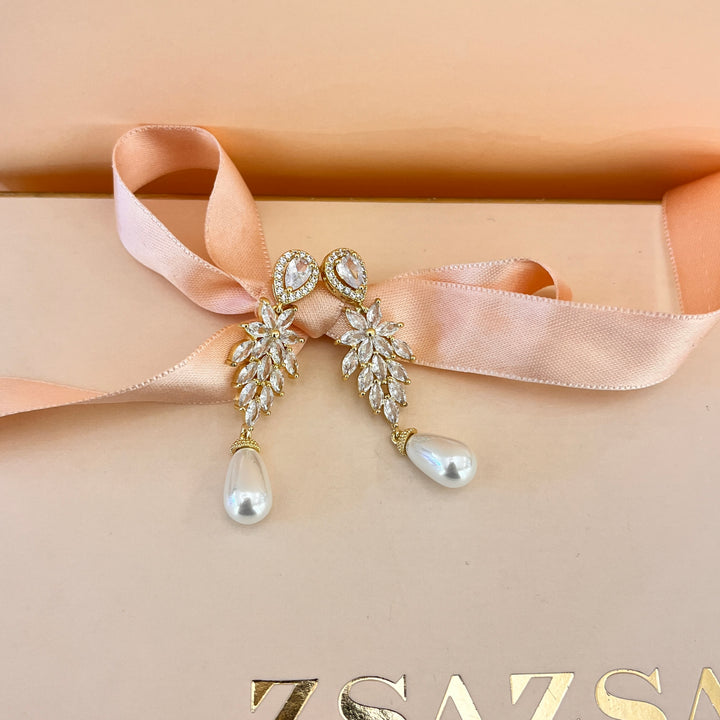 Zircone and white pearls gold plated earrings