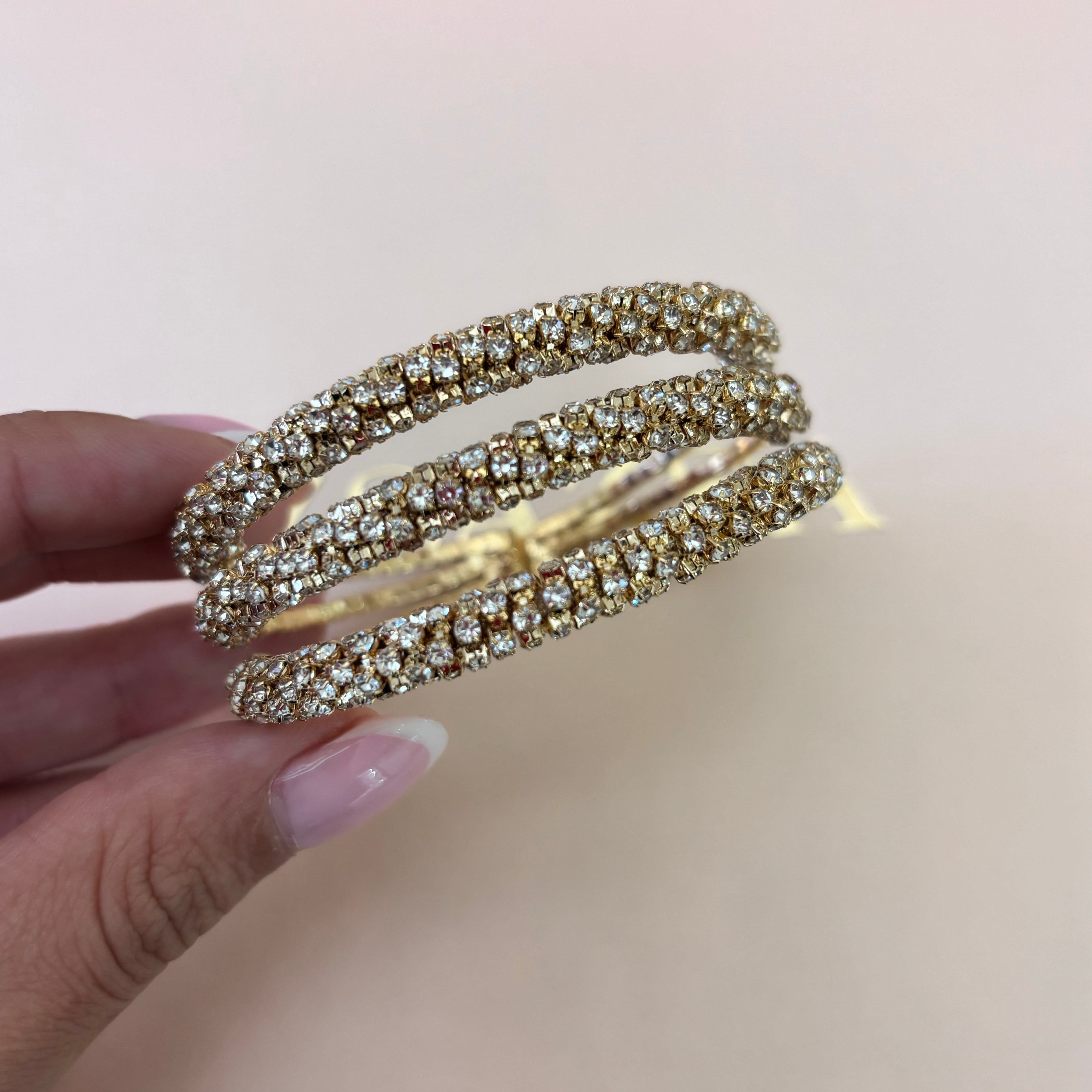 Elegant rhinestone bangle