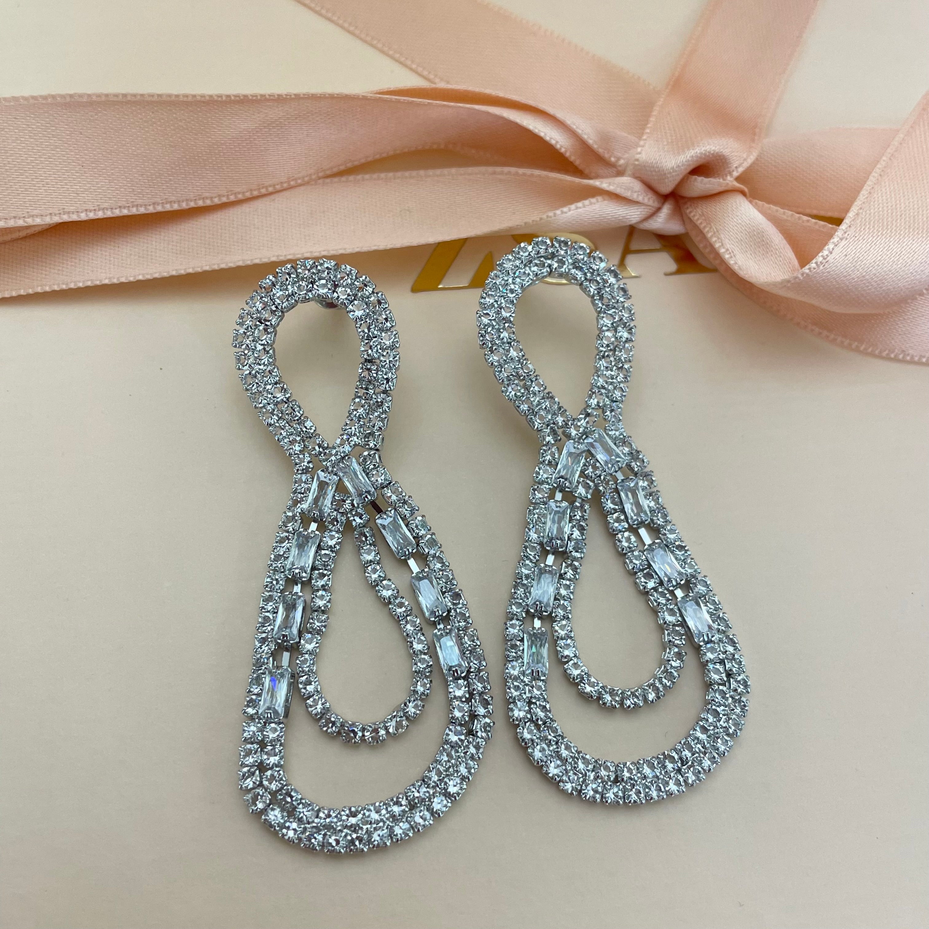 Elegant earrings