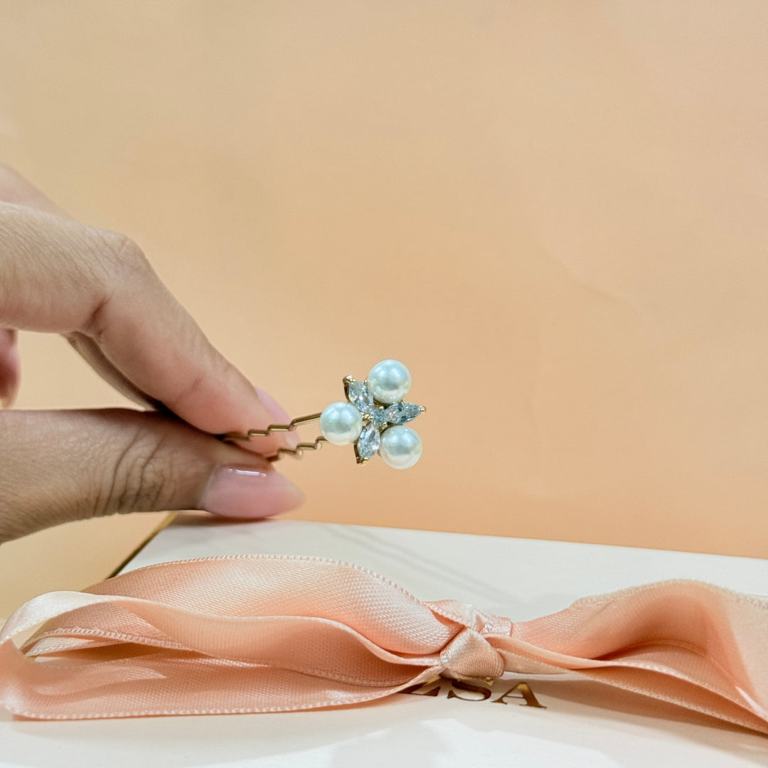 Zircone & pearl gold plated hair pin