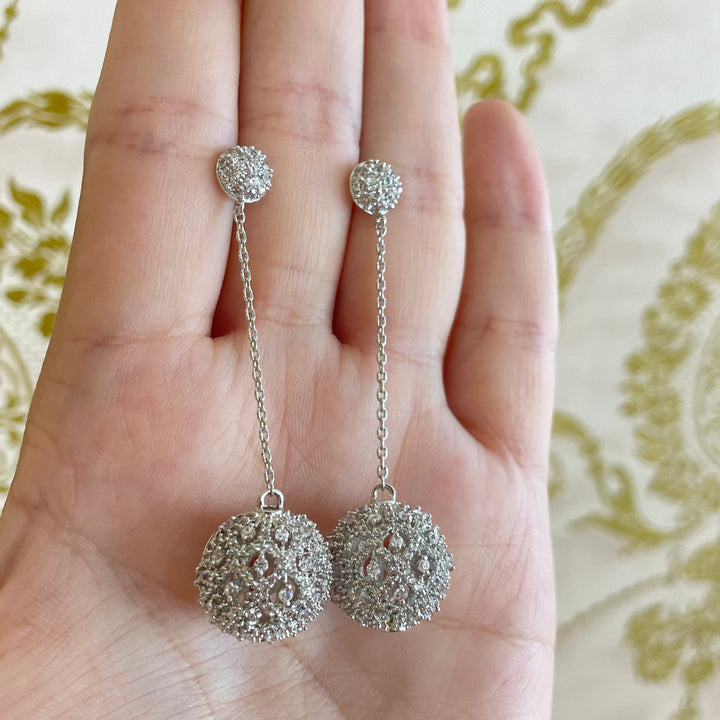 Ball elegant earrings