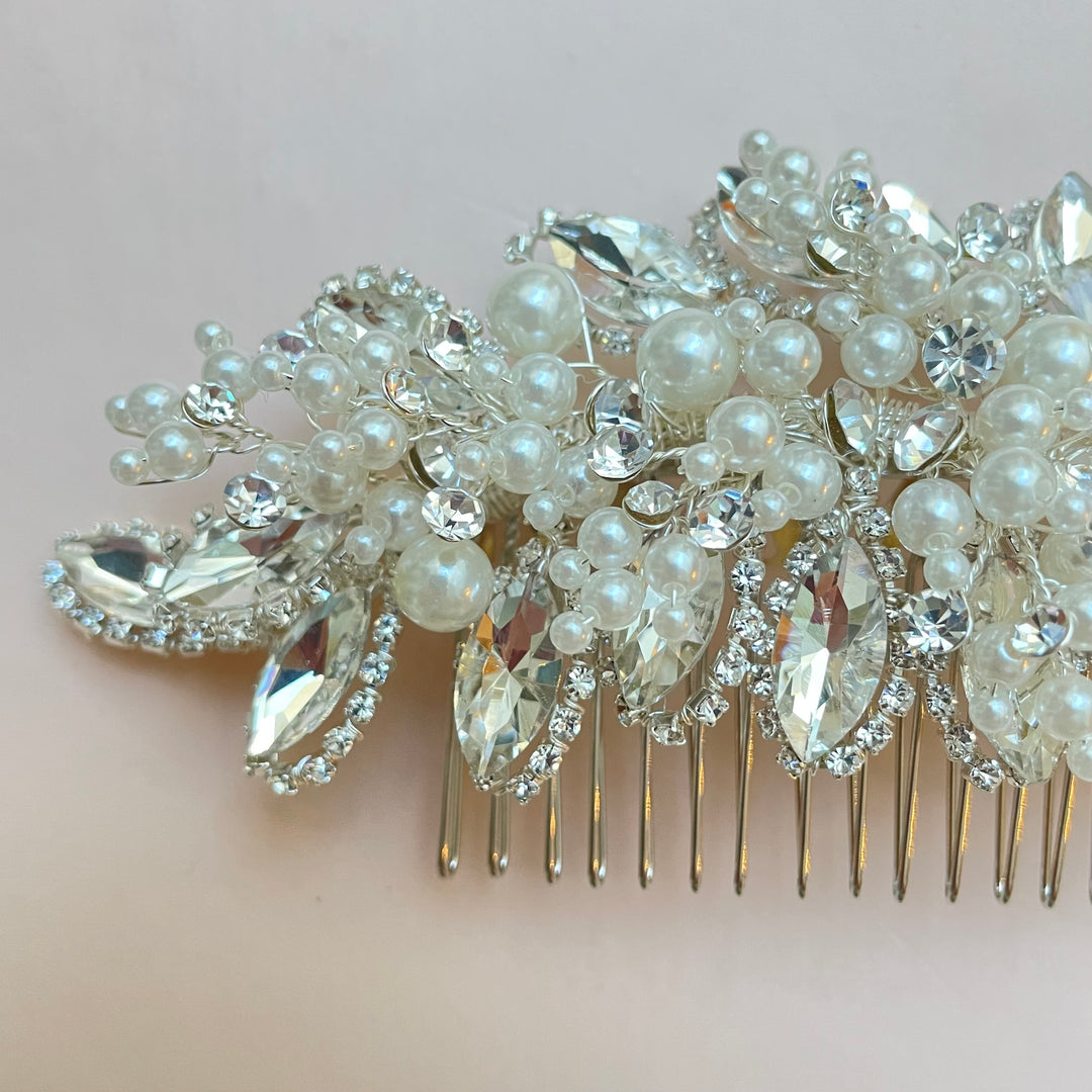 Silver and pearl Dramatic comb