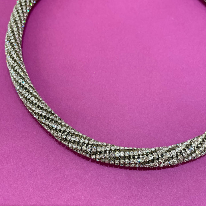 Twisted necklace