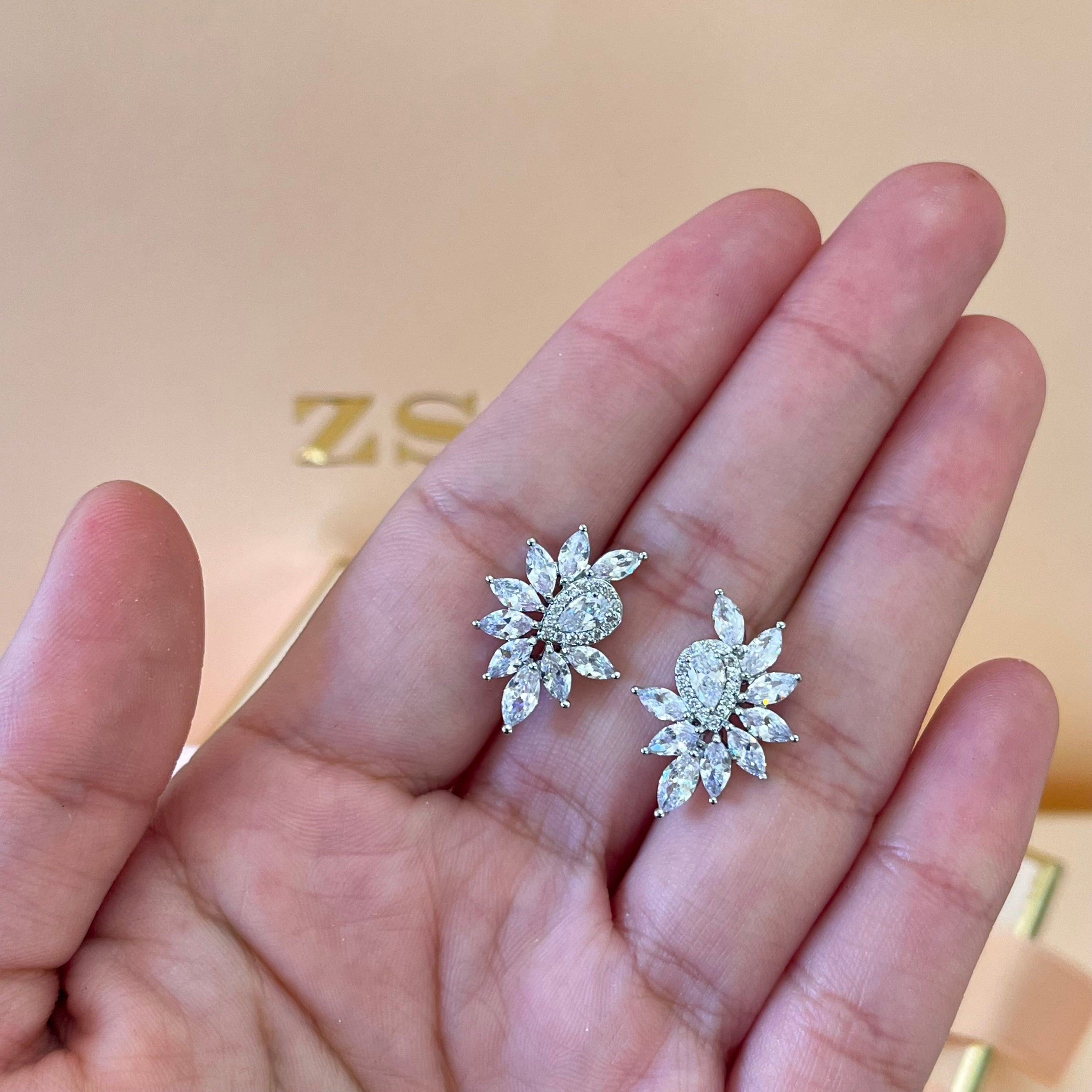 Silver zircone studs