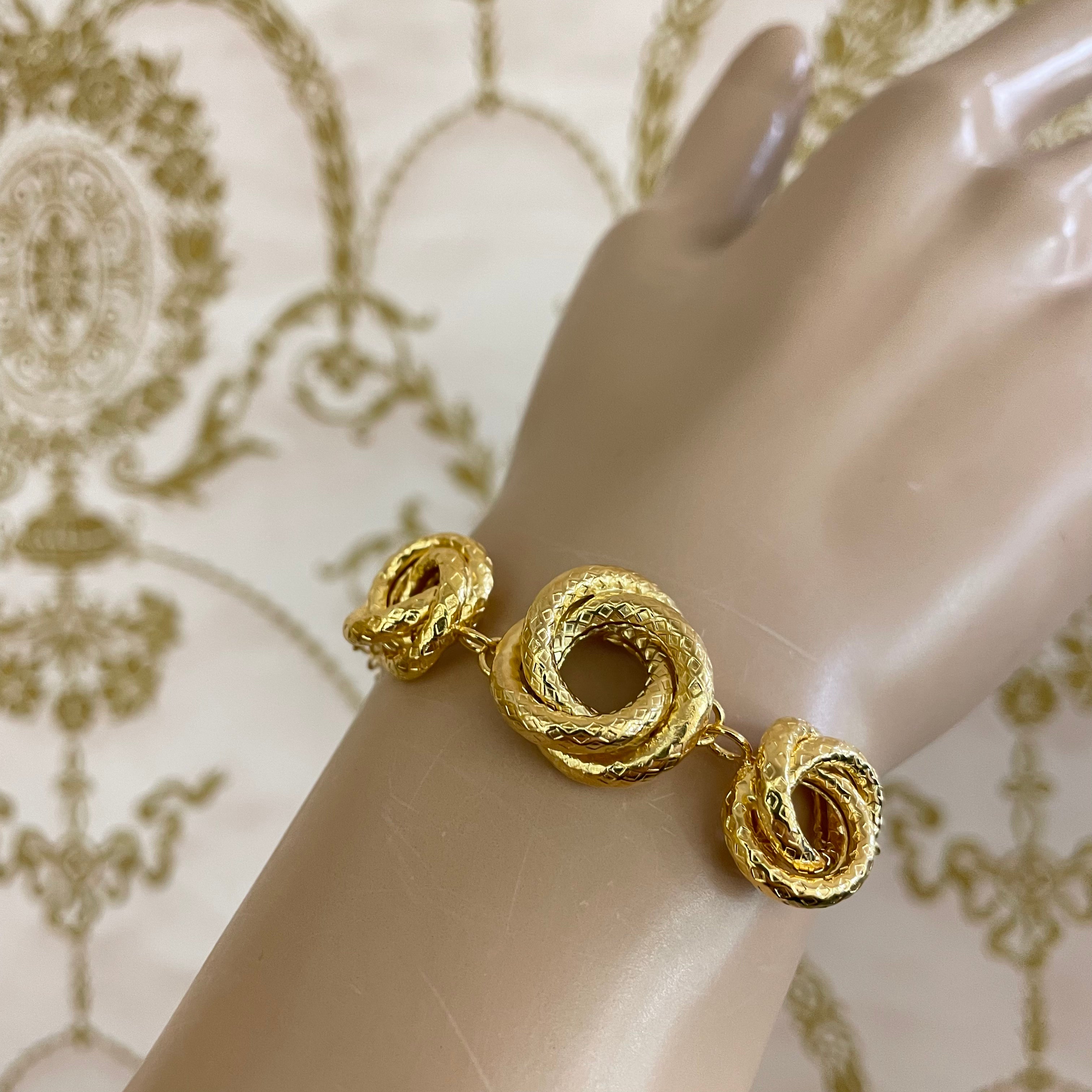 Elegant gold set