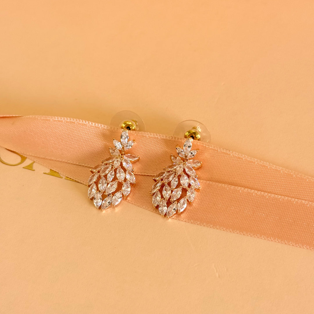 Dangling marquise zircone gold plated earrings