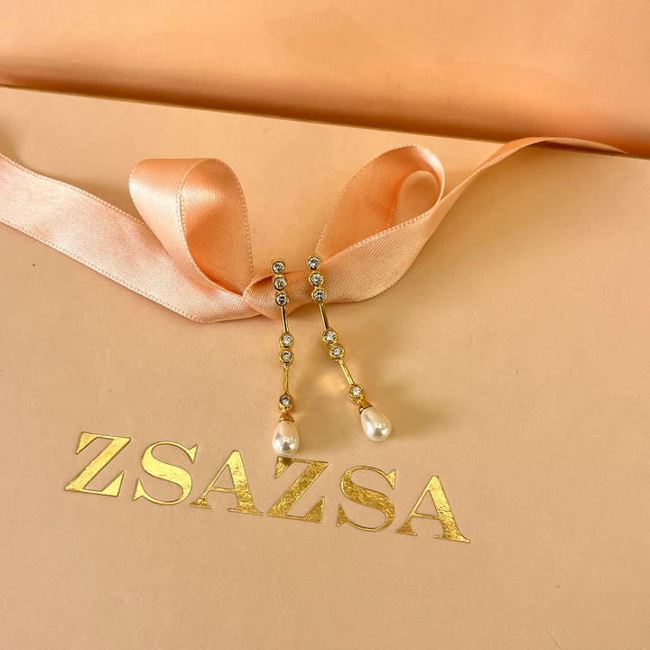 Zircone and white pearls gold plated earrings