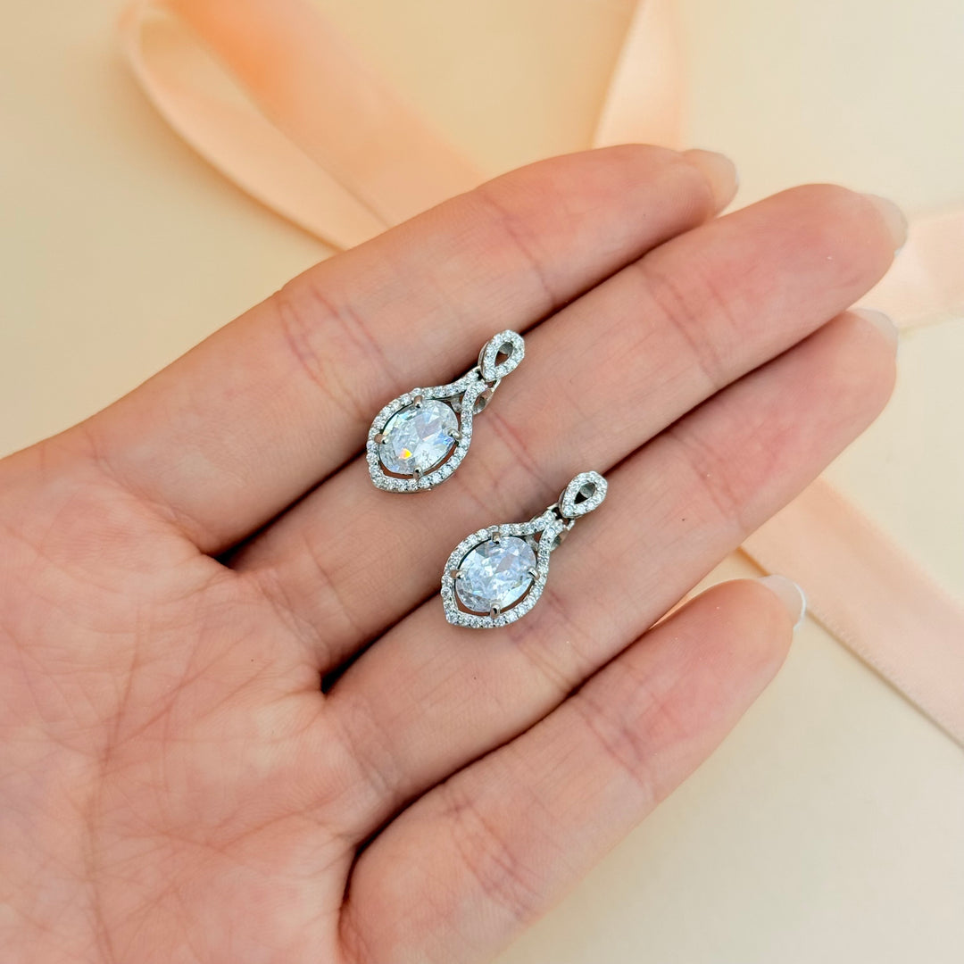 Oval dangle zircone sterling silver earrings